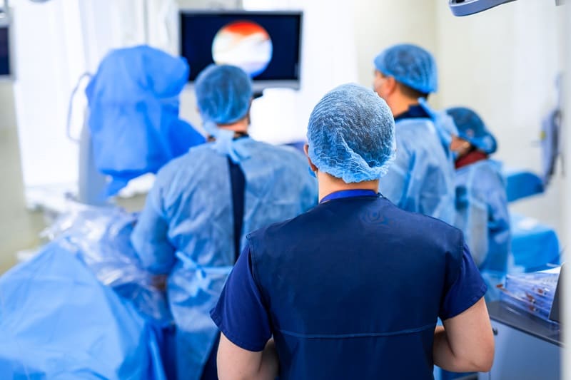 Cirugía Abierta: Una Opción Esencial Cuando la Laparoscopia No es Viable